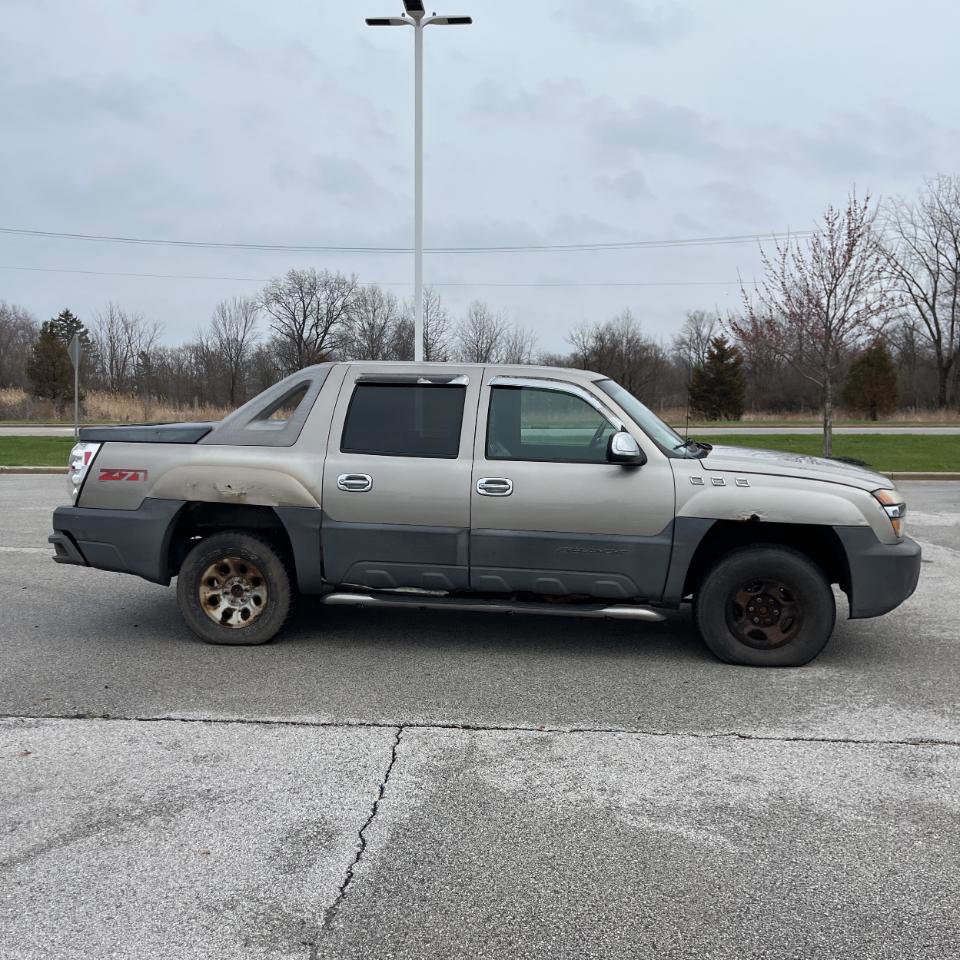 Used 2003 Chevrolet Avalanche 4x4 w/ Suspension Package, Off-Road image 13
