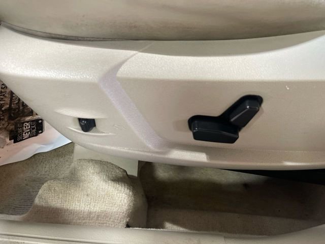 Used 2005 Chrysler 300 C w/ Protection Group II RWD image 12