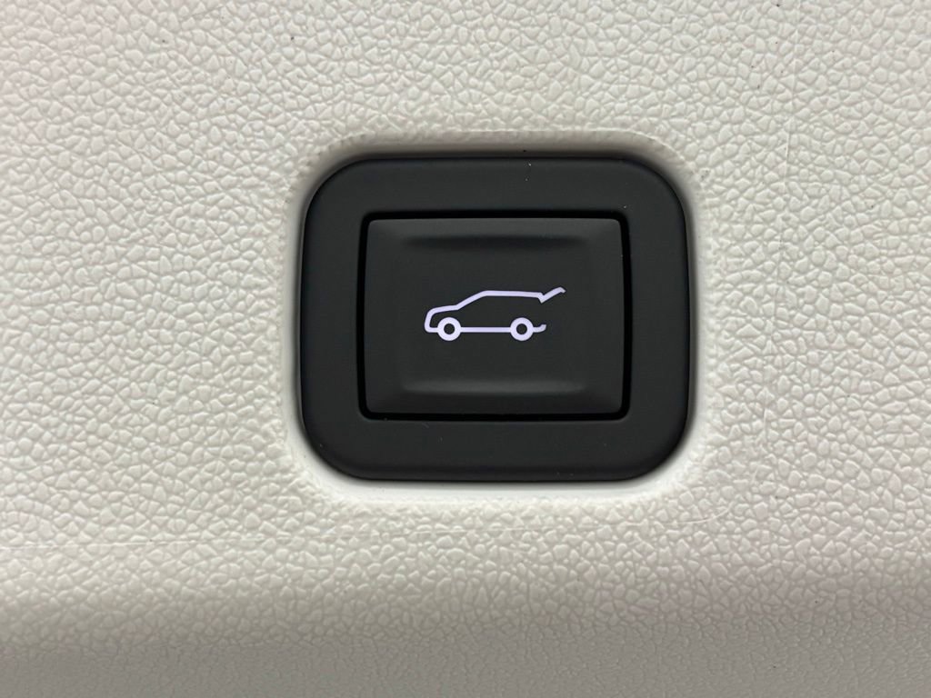 New 2026 Buick Enclave Avenir image 14