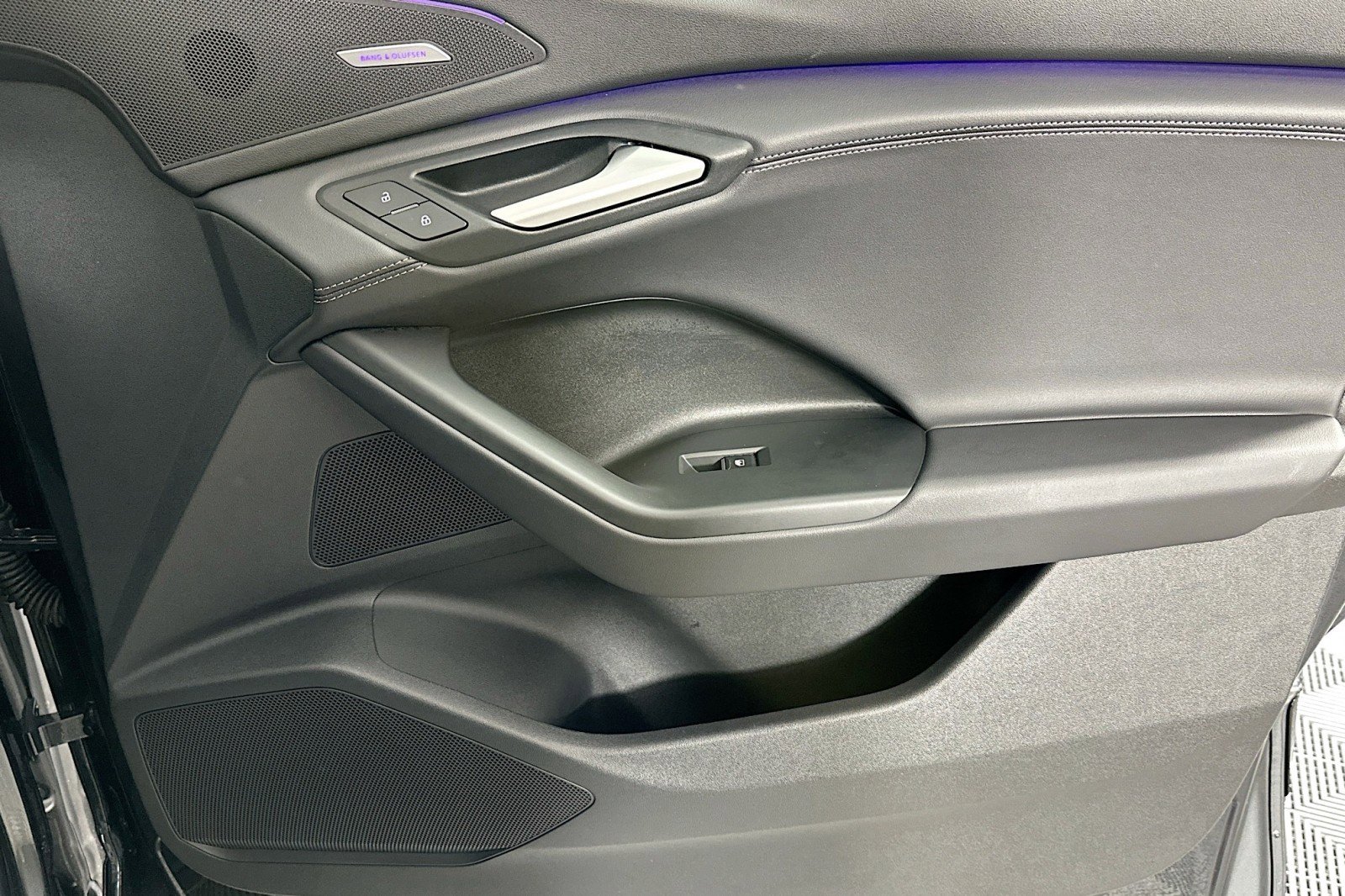 Used 2025 Audi Q6 e-tron Premium Plus w/ Premium Plus image 23