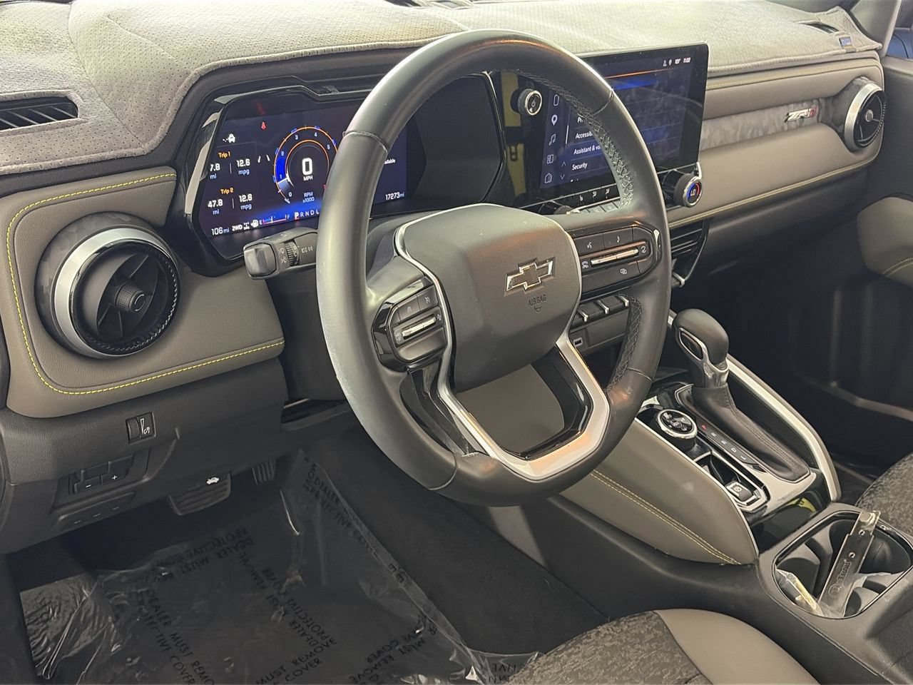Used 2024 Chevrolet Colorado ZR2 w/ Technology Package AWD/4WD image 12