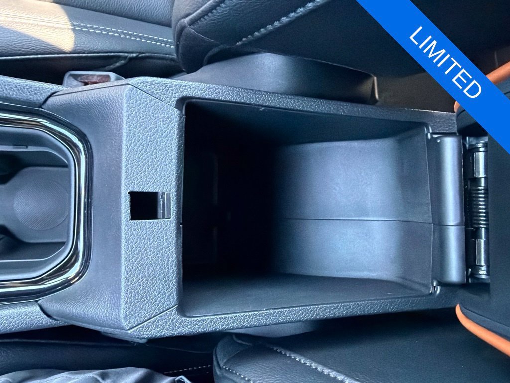 Used 2025 Jeep Compass Limited w/ Sun & Sound Group AWD/4WD image 19