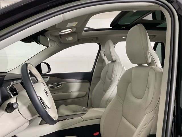 Certified 2023 Volvo XC90 B6 Ultimate w/ Protection Package Premier image 24