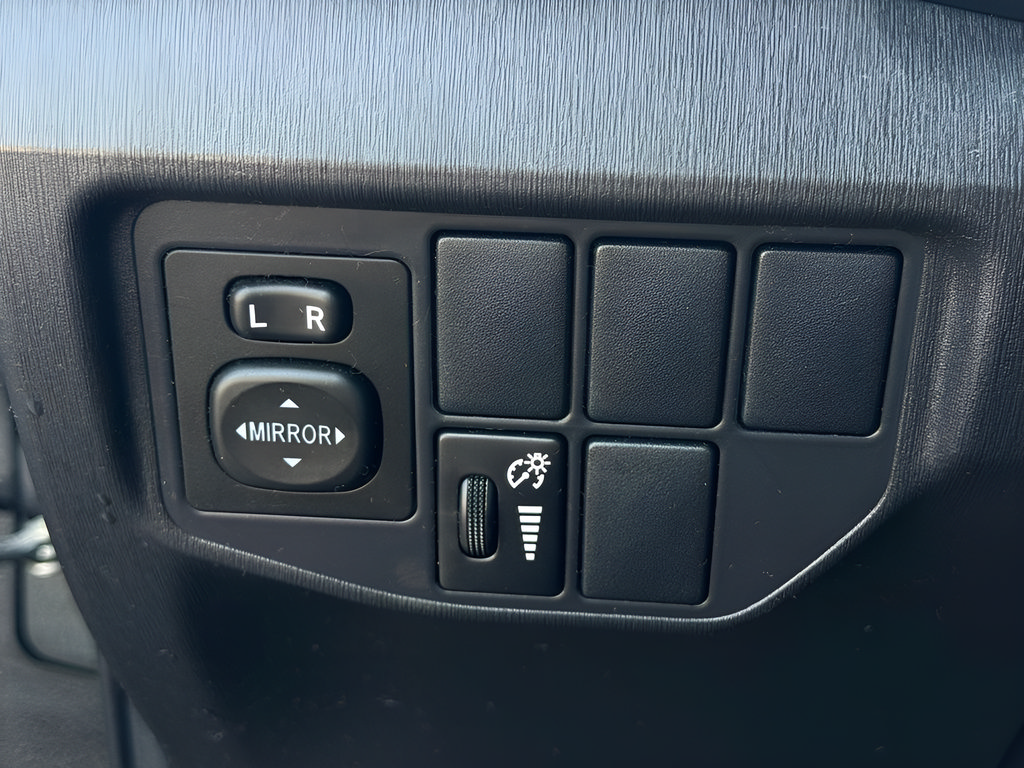 Used 2013 Toyota Prius Persona Series FWD image 19