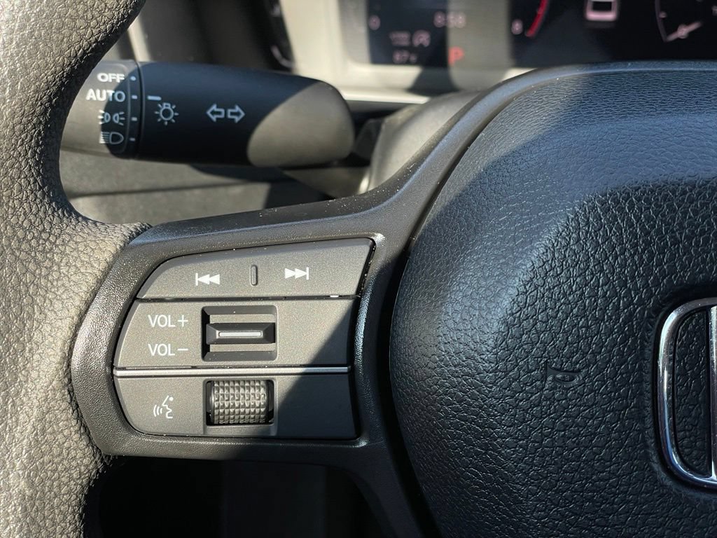 Certified 2025 Honda Accord LX image 15