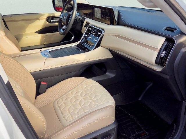 Used 2025 Nissan Armada Platinum Reserve RWD image 21