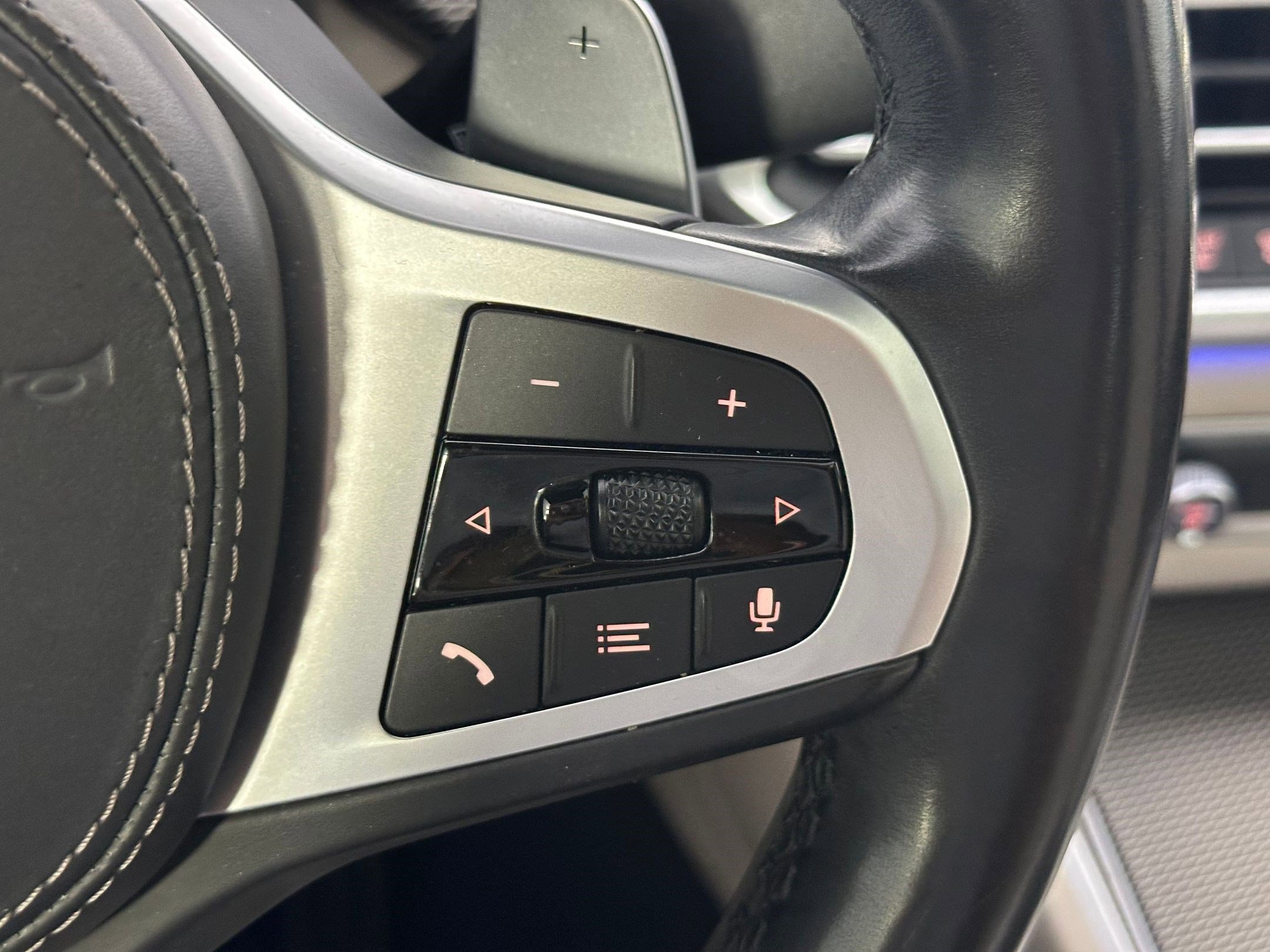 Used 2020 BMW X6 sDrive40i w/ Executive Package image 27