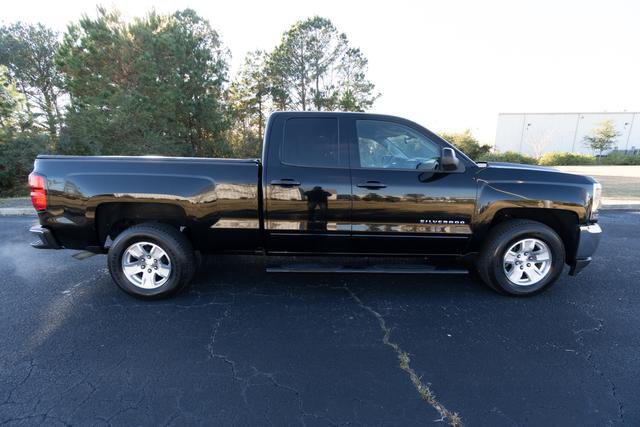 Used 2018 Chevrolet Silverado 1500 LT w/ All Star Edition image 2