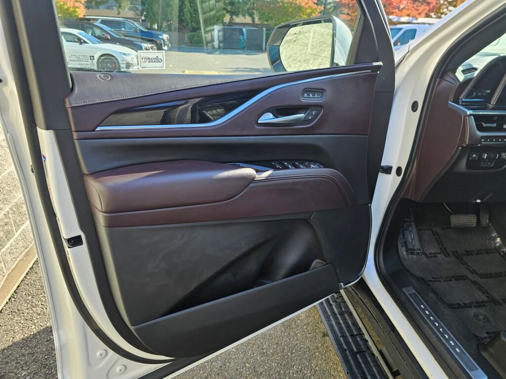Certified 2023 Cadillac Escalade ESV Sport Platinum image 27