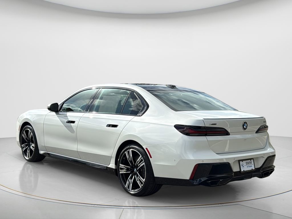 New 2026 BMW 760i xDrive w/ Executive Package image 3
