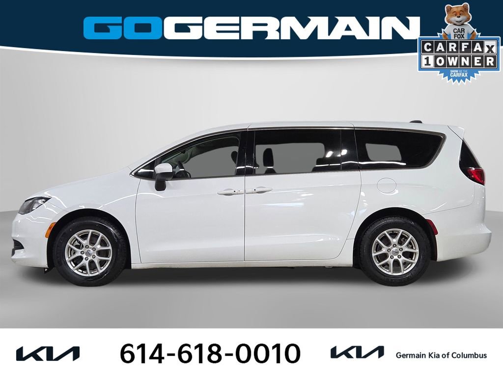 Used 2023 Chrysler Voyager LX image 12