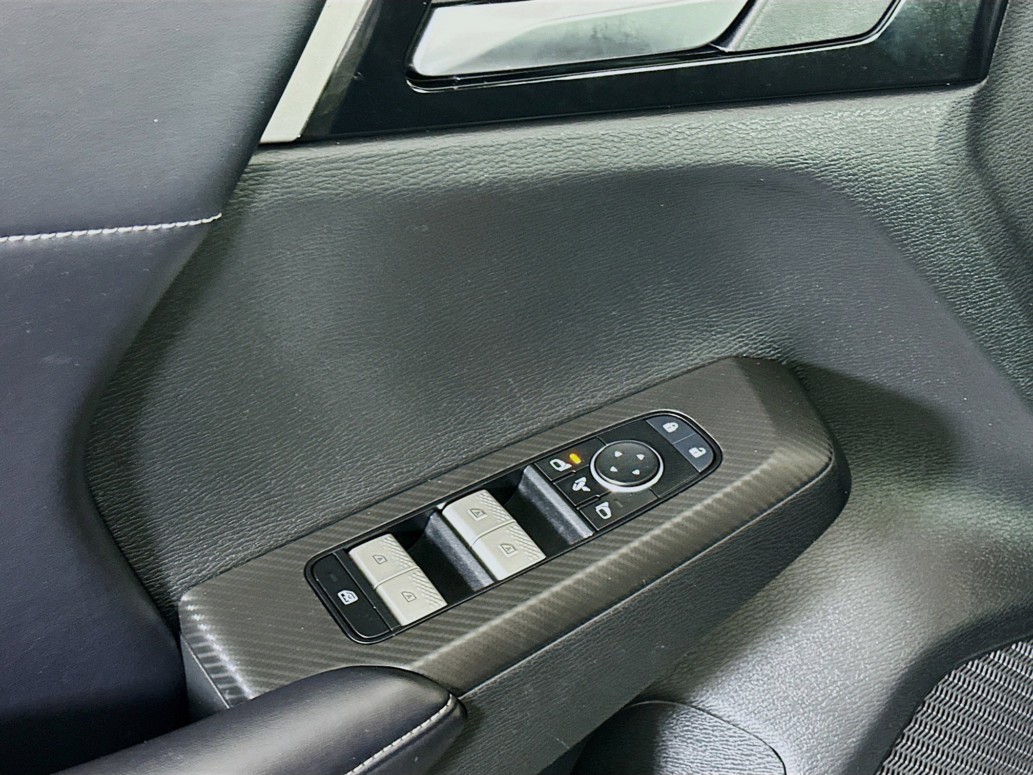 Used 2024 Mitsubishi Outlander SE image 15