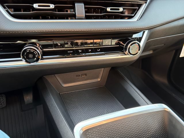 New 2027 Chevrolet Equinox LT FWD image 25
