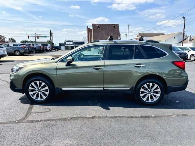 Used 2018 Subaru Outback 3.6R Touring w/ Popular Package #3 AWD/4WD image 4