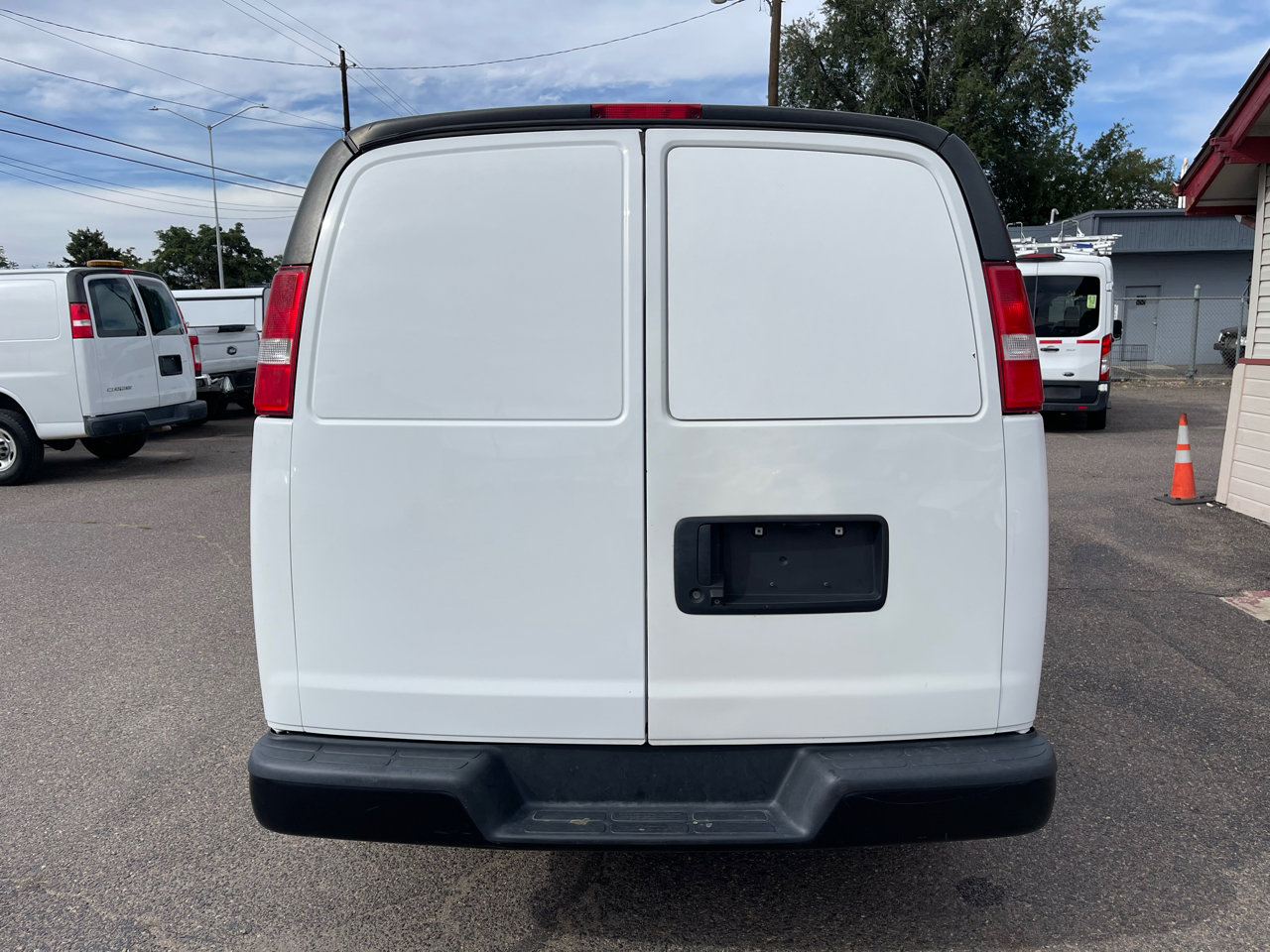 Used 2020 Chevrolet Express 2500 Extended w/ Communications Package image 5