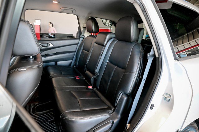 Used 2014 Nissan Pathfinder SL w/ SL Tech Package AWD/4WD image 16