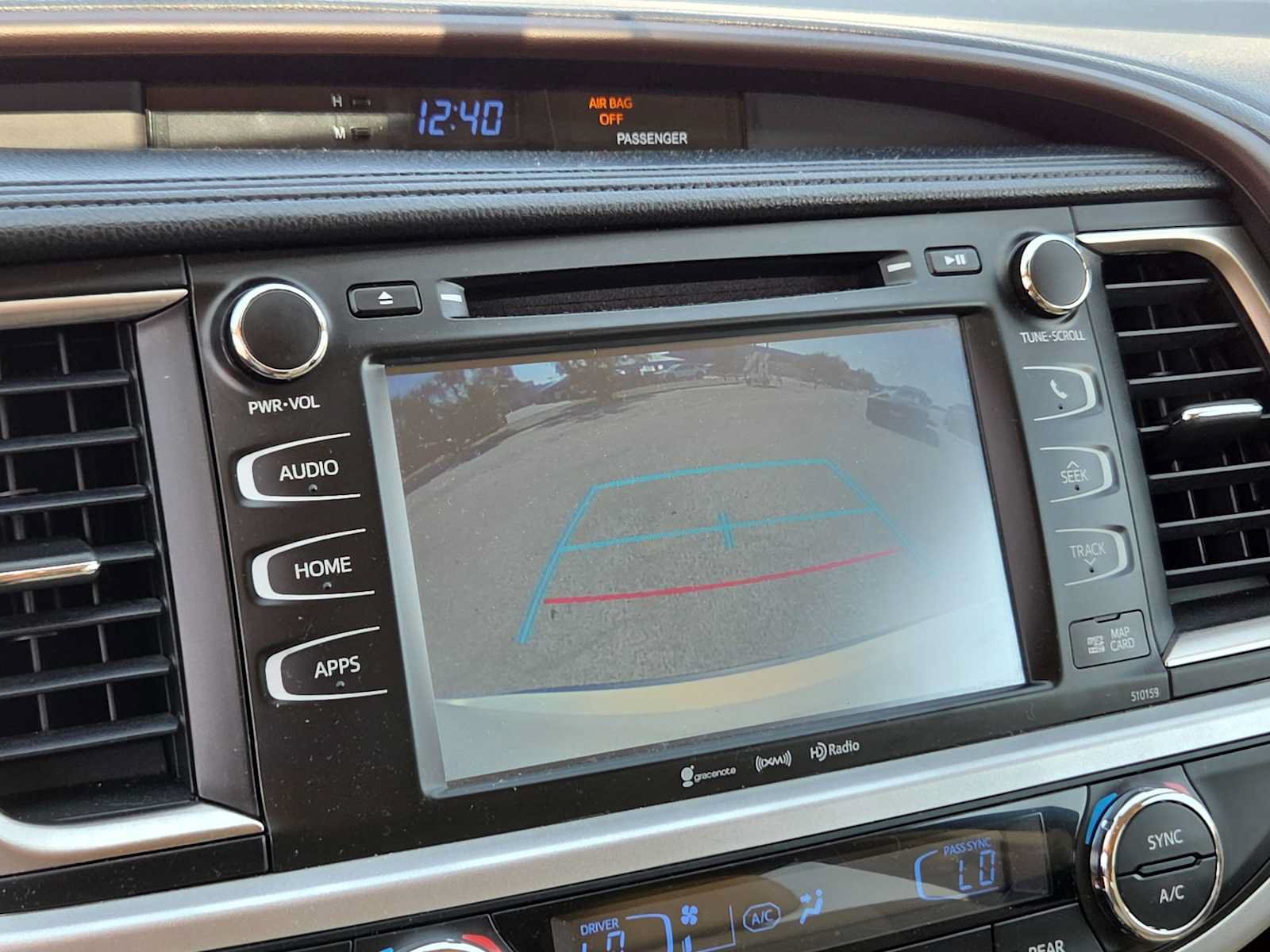 Used 2016 Toyota Highlander XLE AWD/4WD image 25