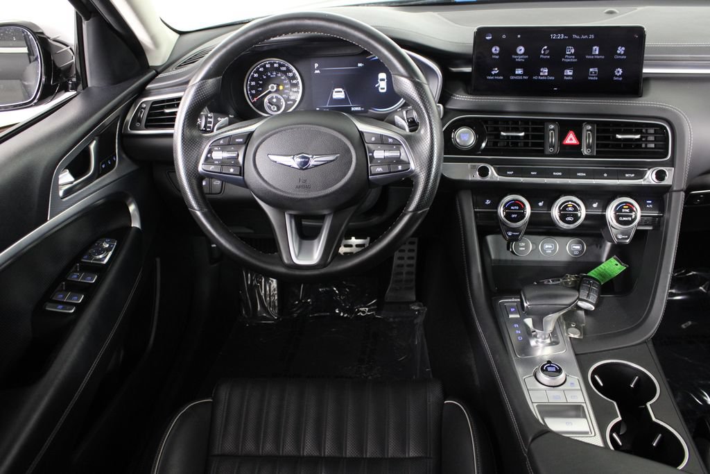 Used 2022 Genesis G70 3.3T RWD image 6