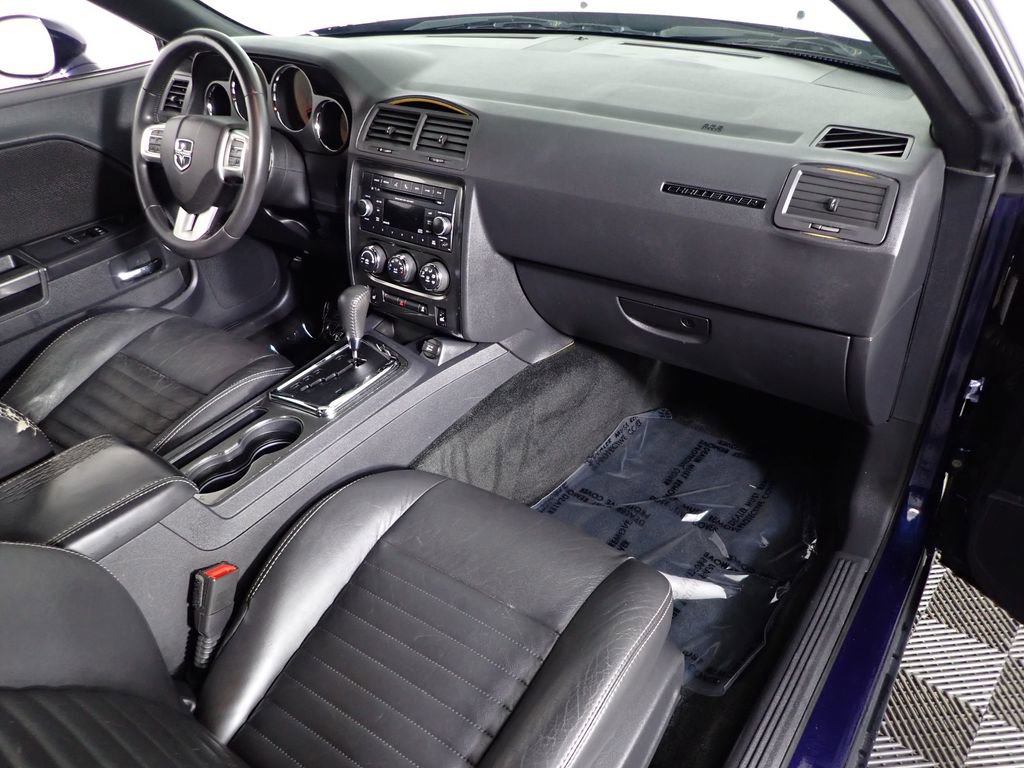Used 2013 Dodge Challenger SXT Plus image 40