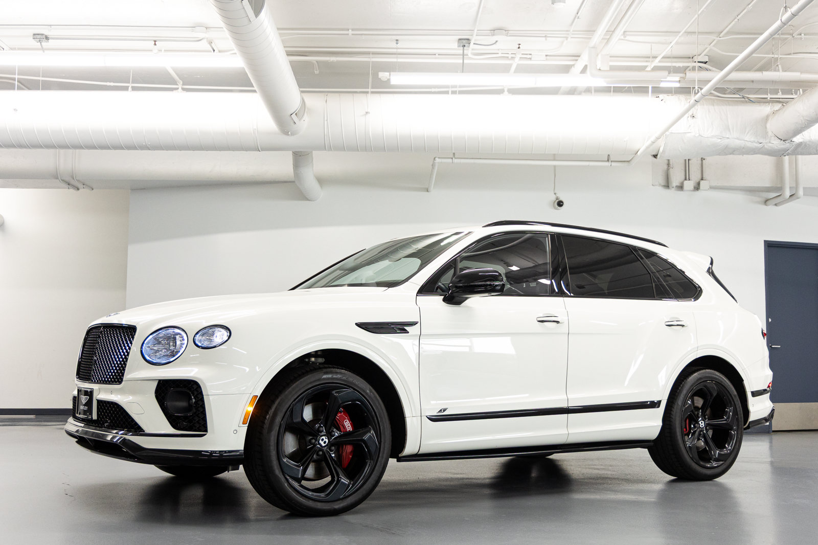 Used 2023 Bentley Bentayga AWD/4WD image 46