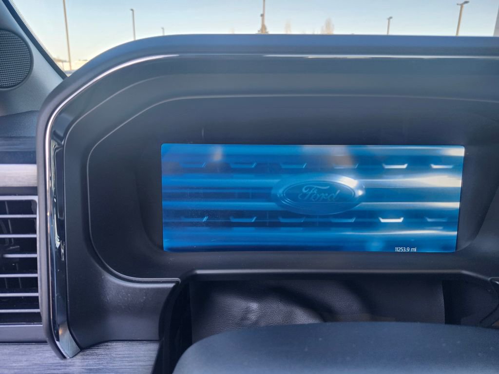 Used 2025 Ford F350 Lariat w/ Camper Package image 30