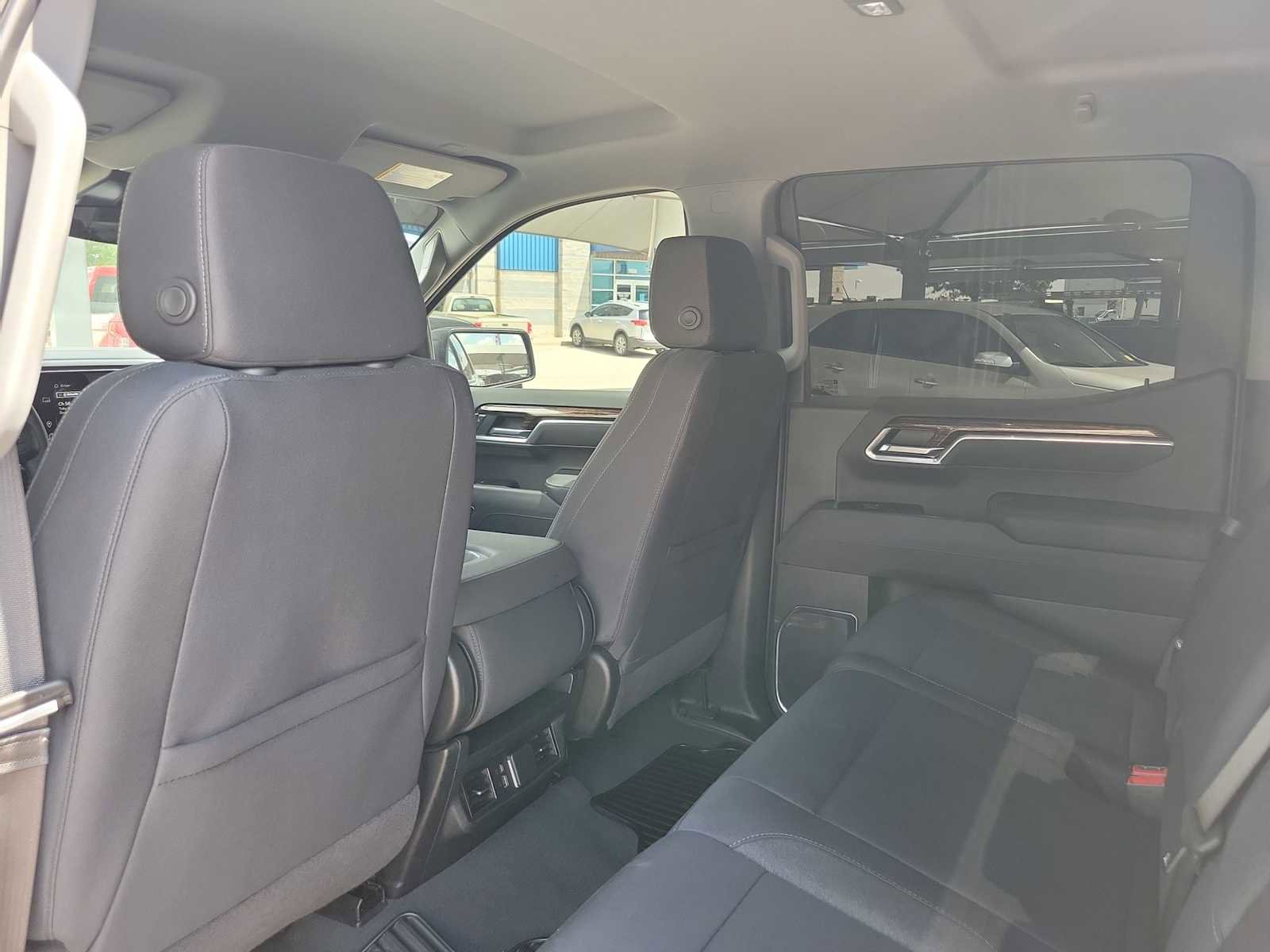 Used 2025 GMC Sierra 1500 Elevation image 11