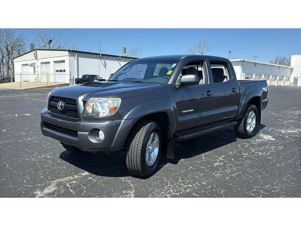 Used 2011 Toyota Tacoma 4x4 Double Cab w/ TRD Sport Pkg w/JBL Audio image 3