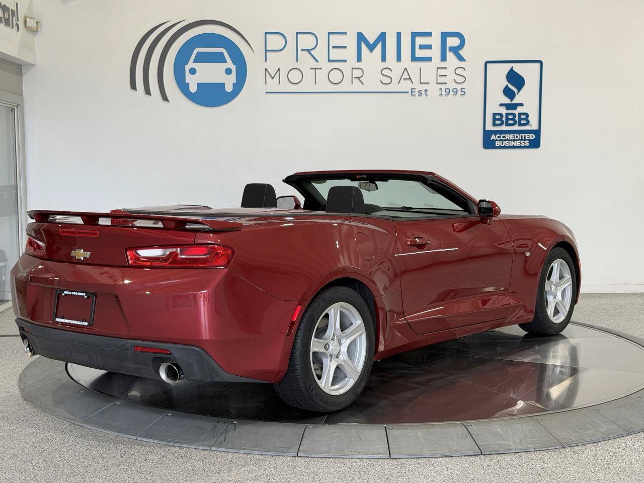 Used 2017 Chevrolet Camaro LT RWD image 5