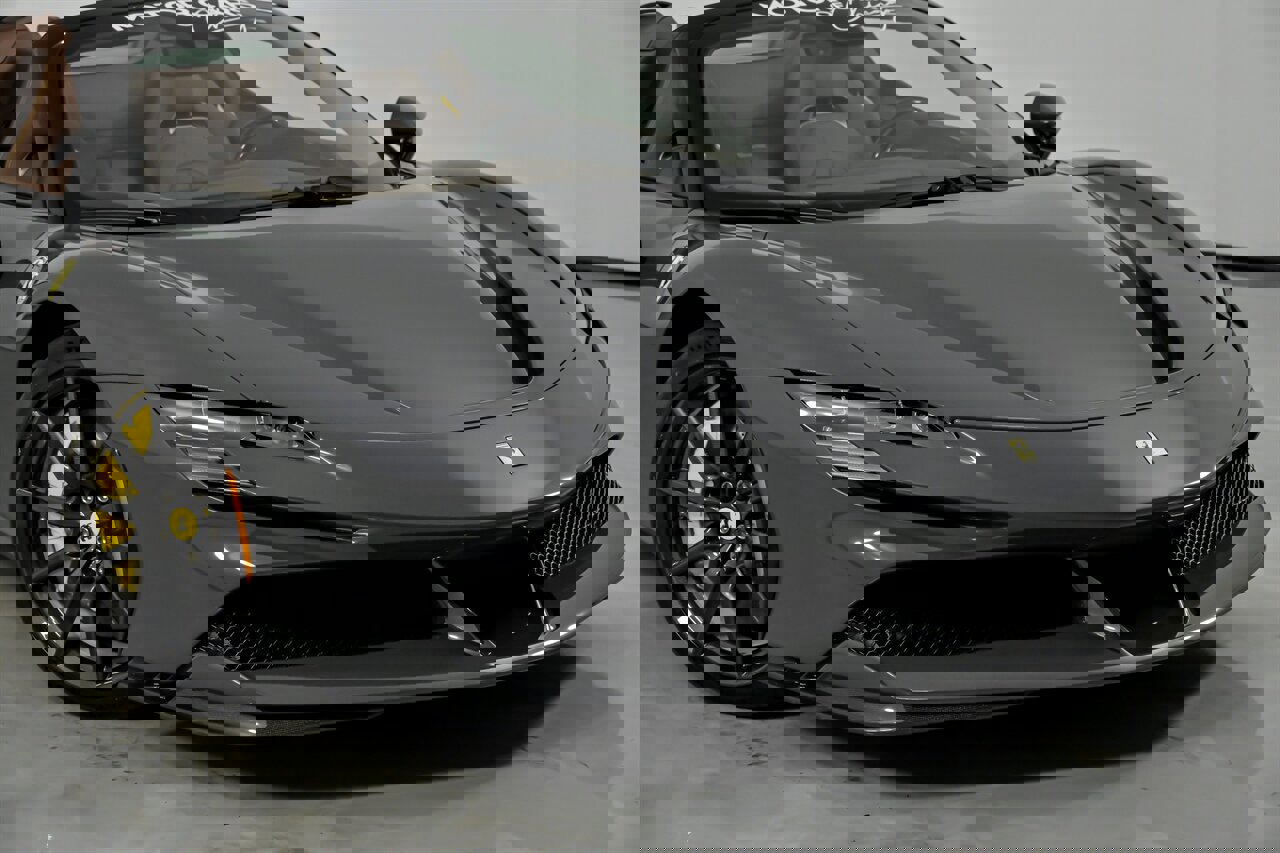Used 2024 Ferrari SF90 Spider image 2