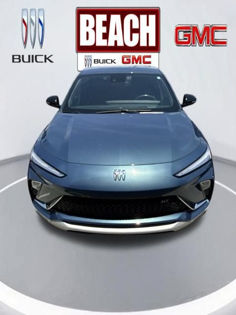 Used 2025 Buick Envista Sport Touring w/ Convenience I Package FWD image 2