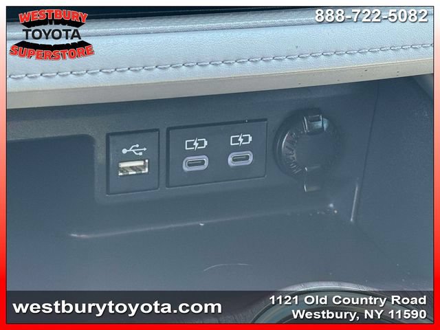 Used 2023 Toyota Highlander Platinum AWD/4WD image 32