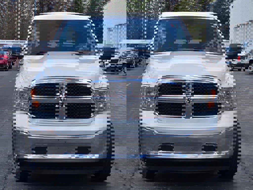 Used 2024 RAM 1500 Classic SLT image 4
