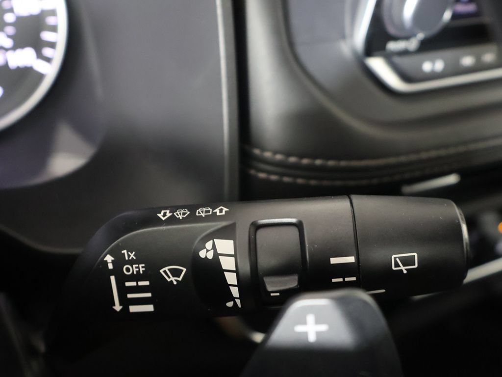 Used 2023 Nissan Rogue S AWD/4WD image 36