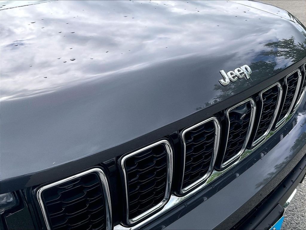 Used 2023 Jeep Grand Cherokee L Limited w/ Luxury Tech Group II AWD/4WD image 32
