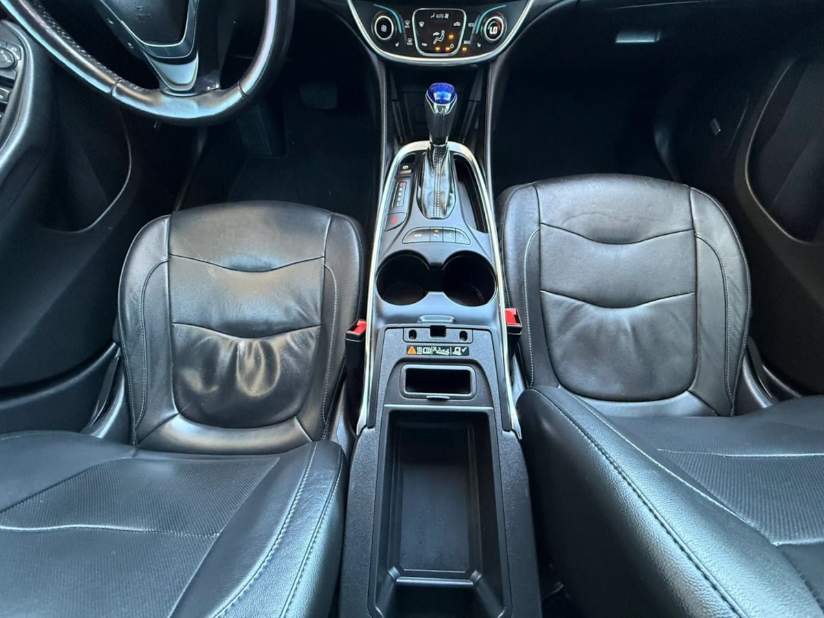 Used 2018 Chevrolet Volt Premier w/ Driver Confidence Package FWD image 49