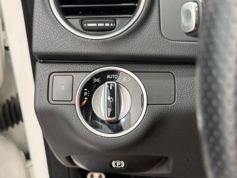 Used 2014 Mercedes-Benz C 300 4MATIC Sedan image 17