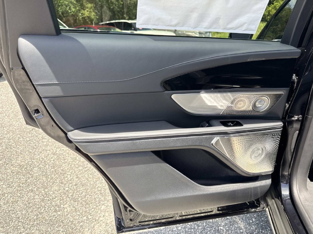 New 2026 Lincoln Nautilus Reserve AWD/4WD image 13