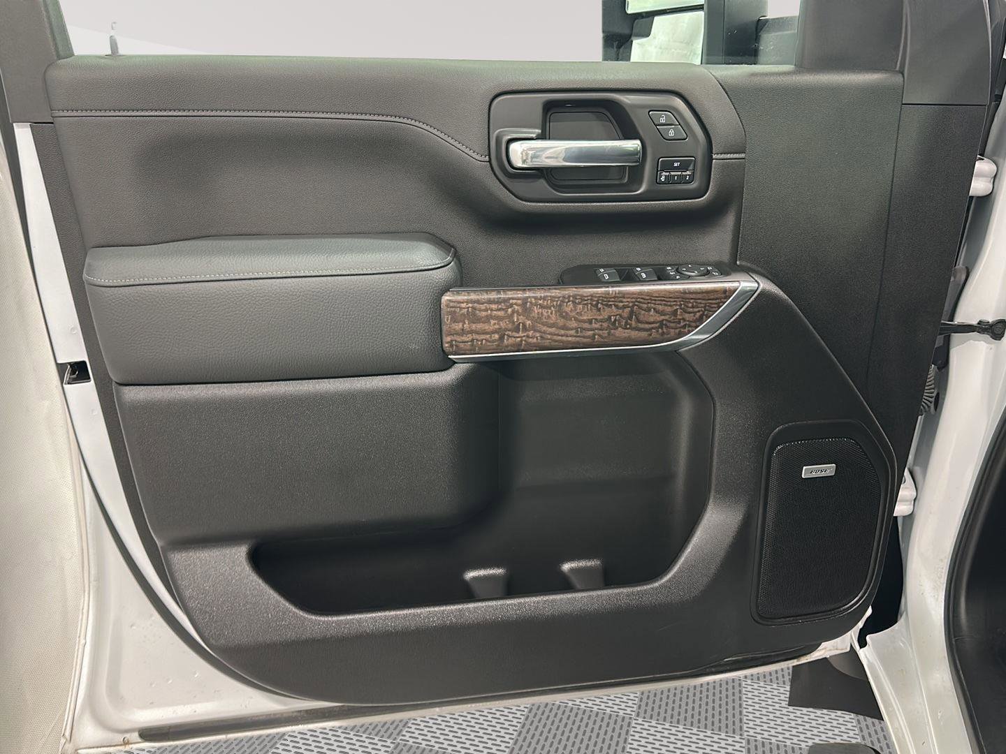 Used 2022 GMC Sierra 3500 Denali w/ Denali Ultimate Package image 11