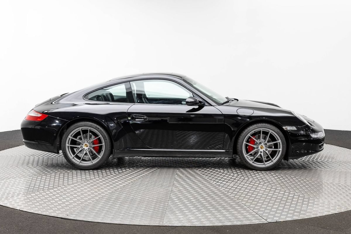 Used 2005 Porsche 911 Carrera RWD image 9