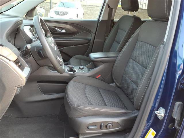 Used 2023 GMC Terrain SLE w/ Driver Convenience Package image 11