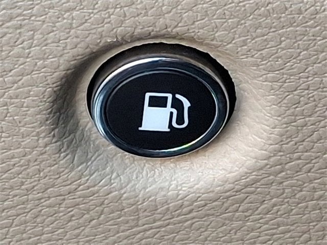 Used 2016 Jeep Grand Cherokee Limited w/ Luxury Group II image 26