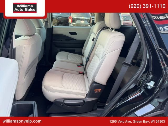 Used 2023 Nissan Pathfinder SV AWD/4WD image 12