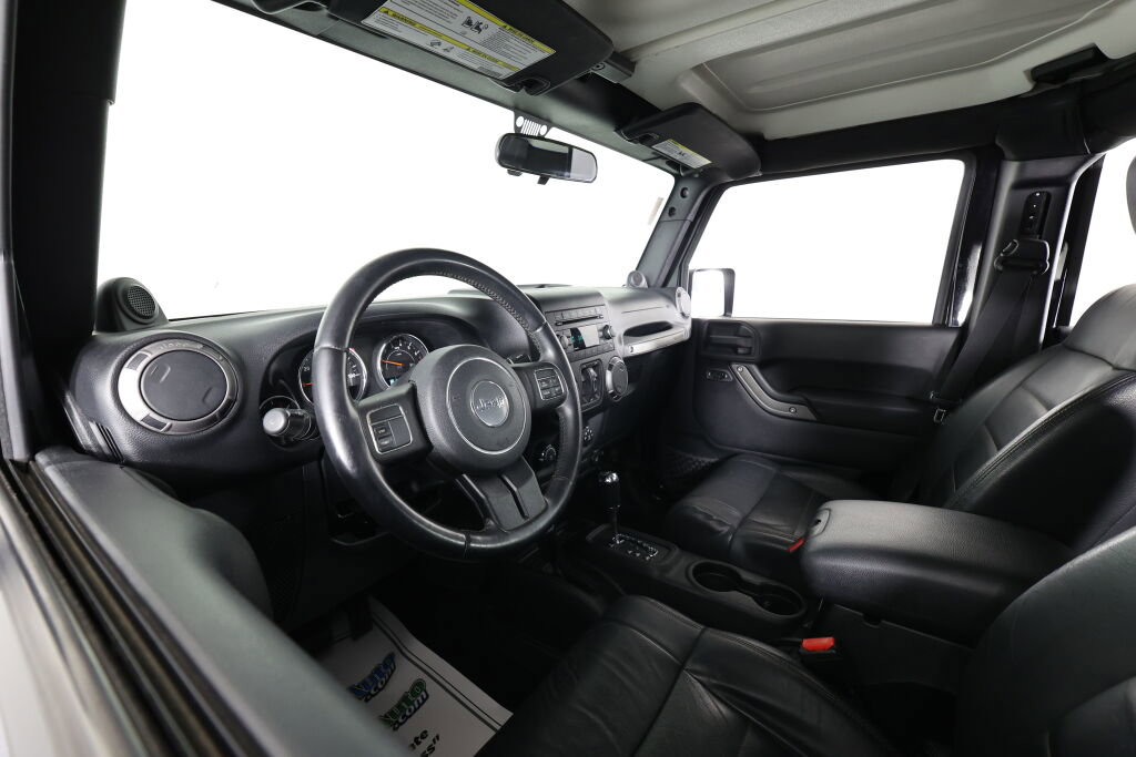 Used 2012 Jeep Wrangler Unlimited Sport AWD/4WD image 10