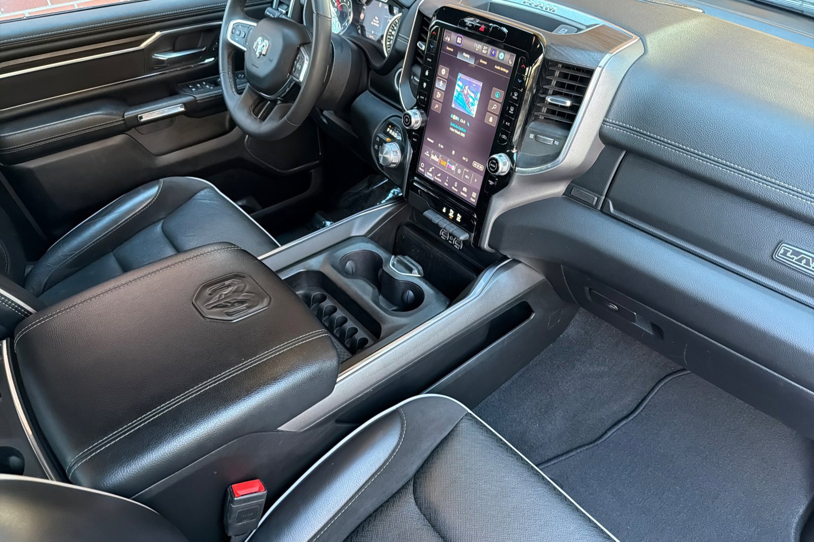 Used 2025 RAM 1500 Laramie image 15