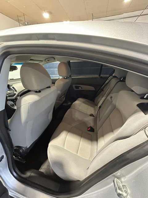Used 2013 Chevrolet Cruze LT FWD image 6
