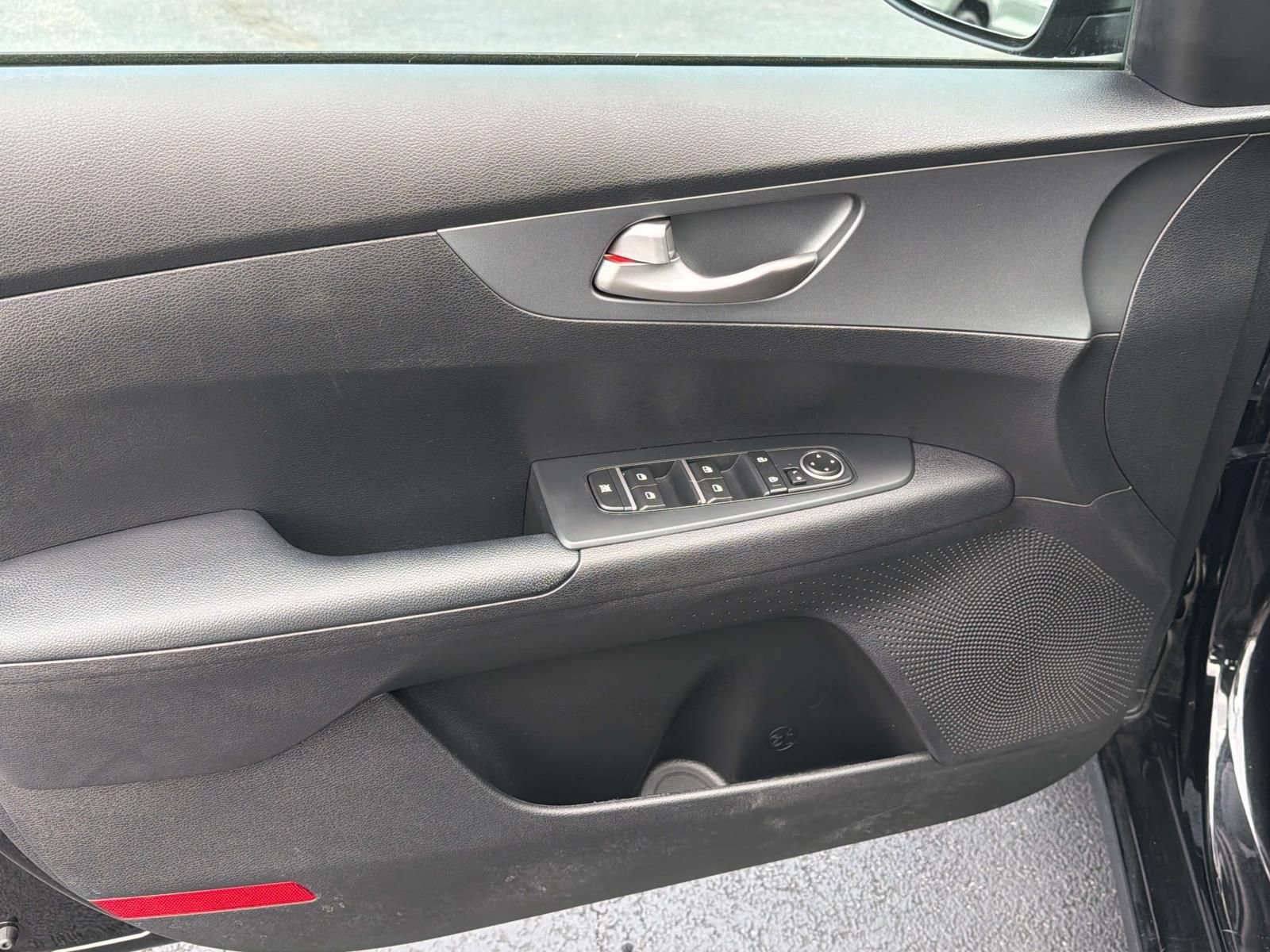 Used 2021 Kia Forte LXS FWD image 25