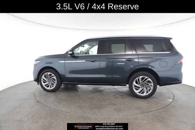 Used 2025 Lincoln Navigator Reserve image 7