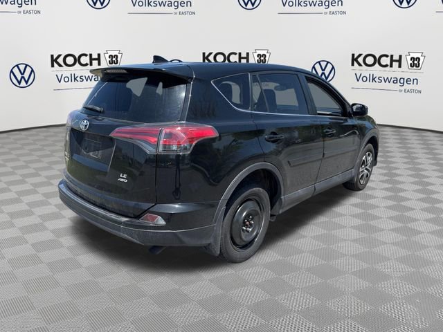 Used 2018 Toyota RAV4 LE w/ Carpet Mat Package AWD/4WD image 8