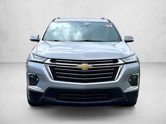 Used 2023 Chevrolet Traverse LT FWD image 3