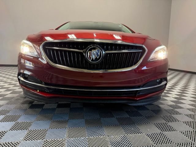Used 2017 Buick LaCrosse Essence FWD image 3